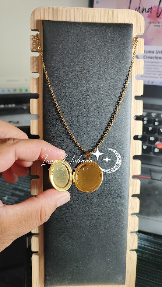 Collar Relicario Redondo Personalizado de Acero Inoxidable
